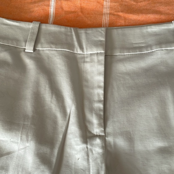 Ann Taylor city shorts size 14 NWT tan color. Front and back pockets - Picture 2 of 7